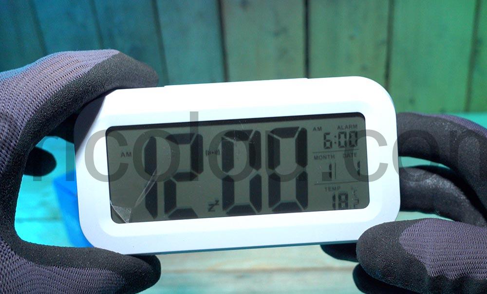 YIQI Horloge Reveil numerique Piles AAA Date temperature 24h YIQI Horloge Réveil numérique Piles AAA Date température 24h