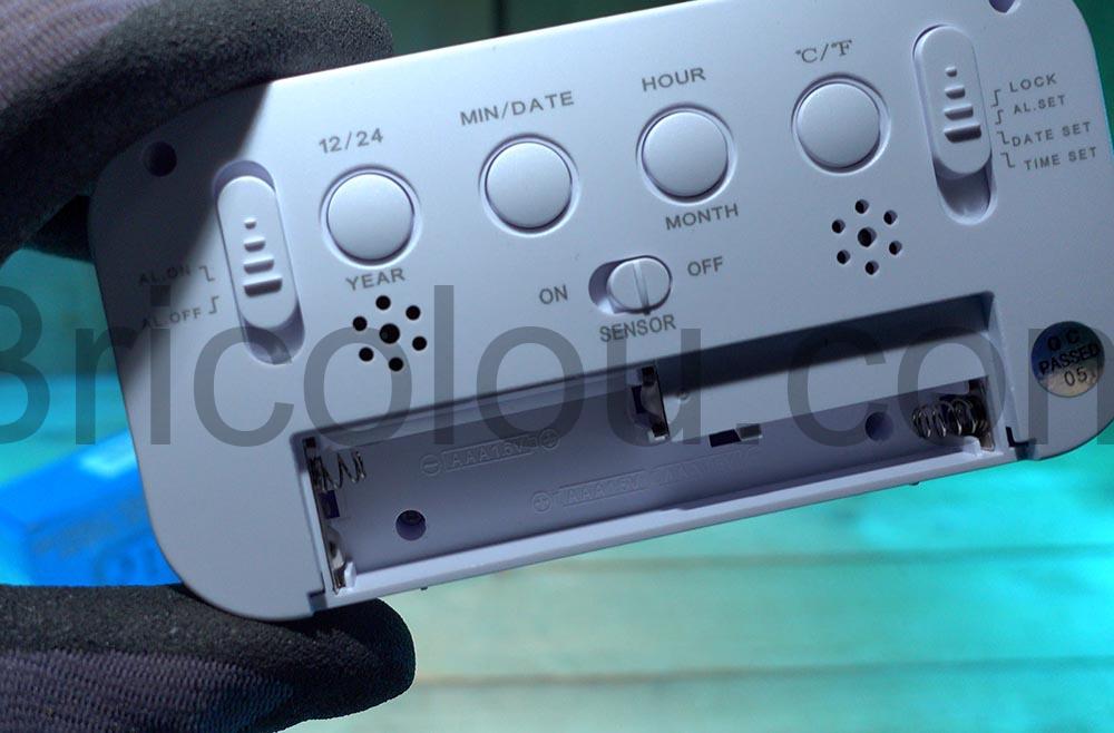 YIQI Horloge Reveil numerique Piles AAA Date temperature changement YIQI Horloge Réveil numérique Piles AAA Date température changement