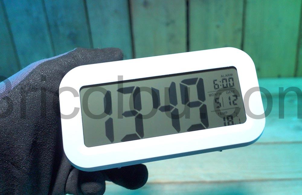 YIQI Horloge Reveil numerique Piles AAA Date temperature ecran YIQI Horloge Réveil numérique Piles AAA Date température écran