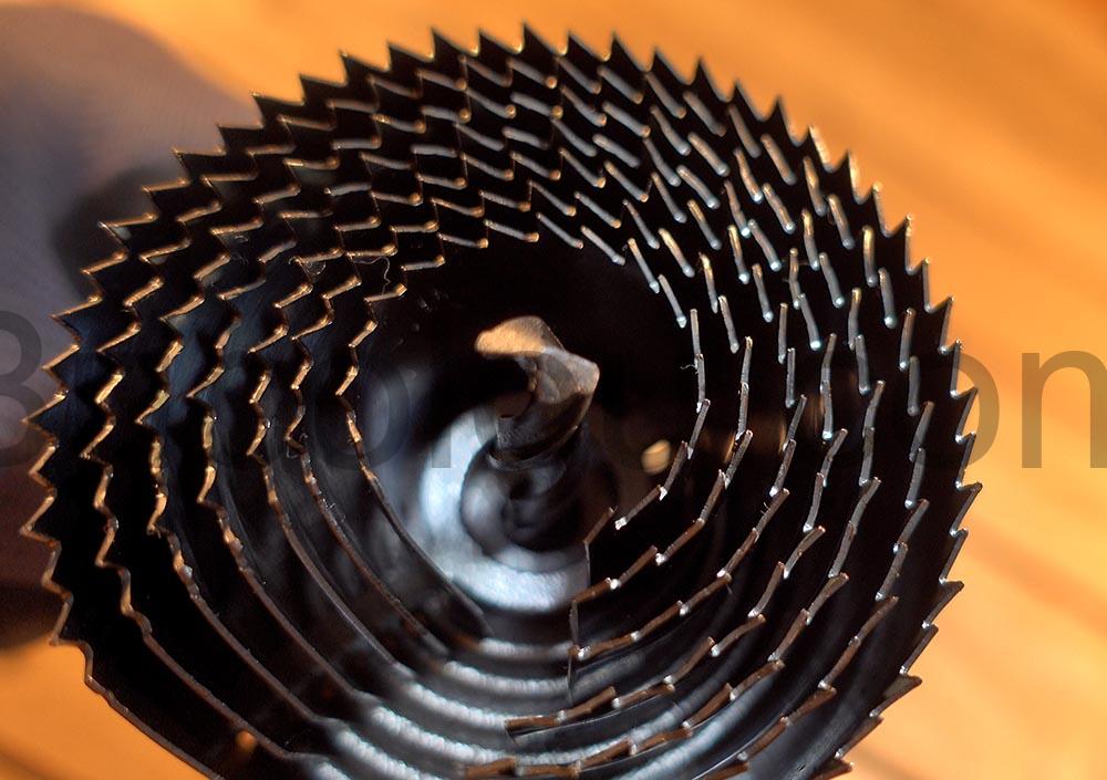 TIVOLY scie bois cloche 25 32 38 45 50 56 62 multi lame dessous TIVOLY scie bois cloche 25-32-38-45-50-56-62 multi lame dessous