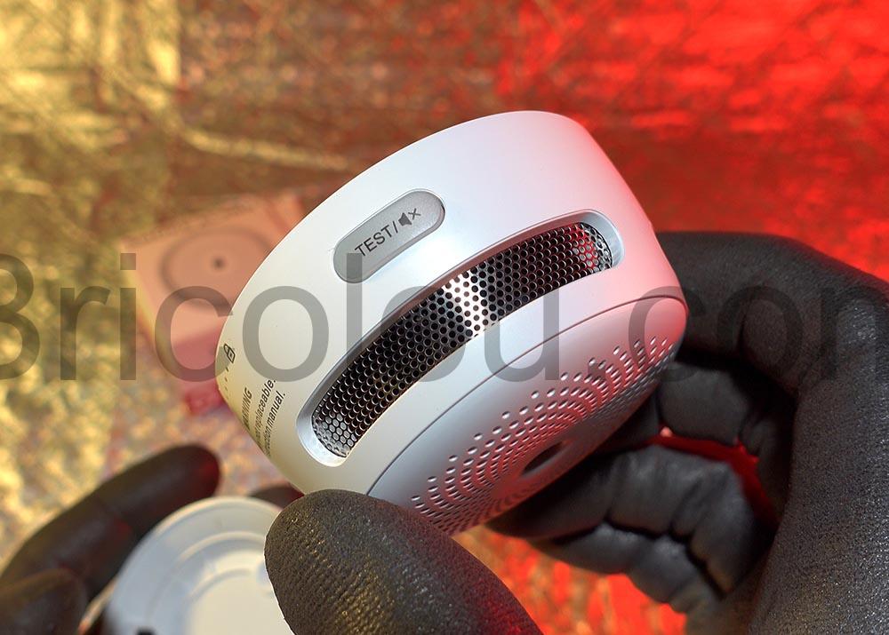 X Sense Mini Detecteur Incendie Fumee 10 Ans XS01 cote X-Sense Mini Détecteur Incendie Fumée 10 Ans XS01 coté