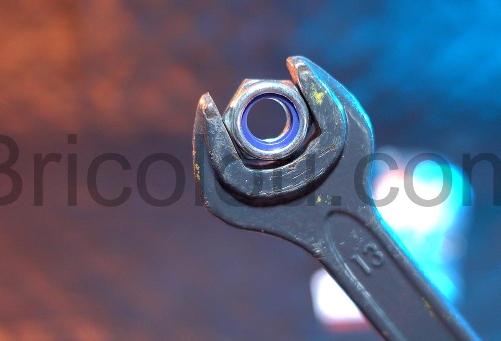 ecrous hexagonaux Auto Freine M8 Blocage nylstop clef 13 écrous hexagonaux Auto-Freiné M8 Blocage nylstop clef 13