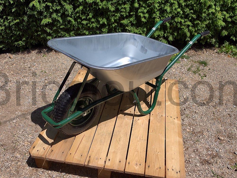 Assemblage Brouette 100L jardinage AIRAJ devant Assemblage Brouette 100L jardinage AIRAJ devant