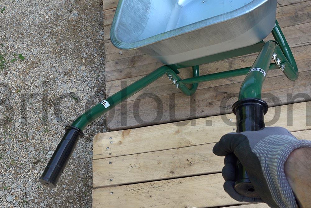 Assemblage Brouette 100L jardinage AIRAJ poignee Assemblage Brouette 100L jardinage AIRAJ poignée