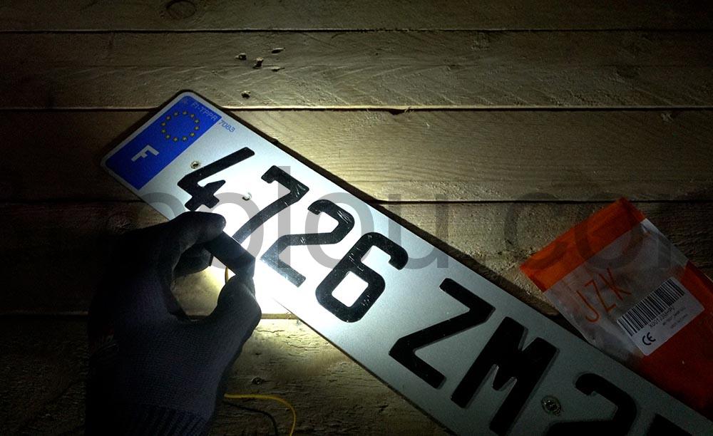 Eclairage plaque immatriculation moto remorque LED homologue cote Eclairage plaque immatriculation moto remorque LED homologué coté