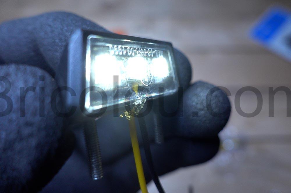 Eclairage plaque immatriculation moto remorque LED homologue etanche Eclairage plaque immatriculation moto remorque LED homologué étanche