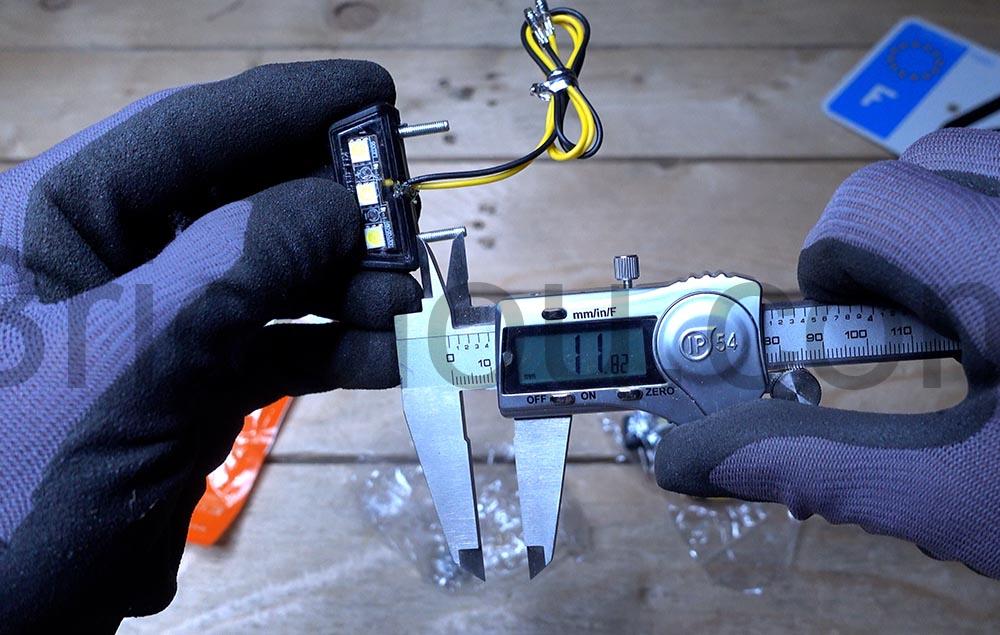 Eclairage plaque immatriculation moto remorque LED homologue longueur Eclairage plaque immatriculation moto remorque LED homologué longueur