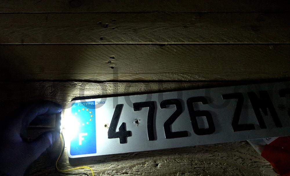 Eclairage plaque immatriculation moto remorque LED homologue nuit Eclairage plaque immatriculation moto remorque LED homologué nuit