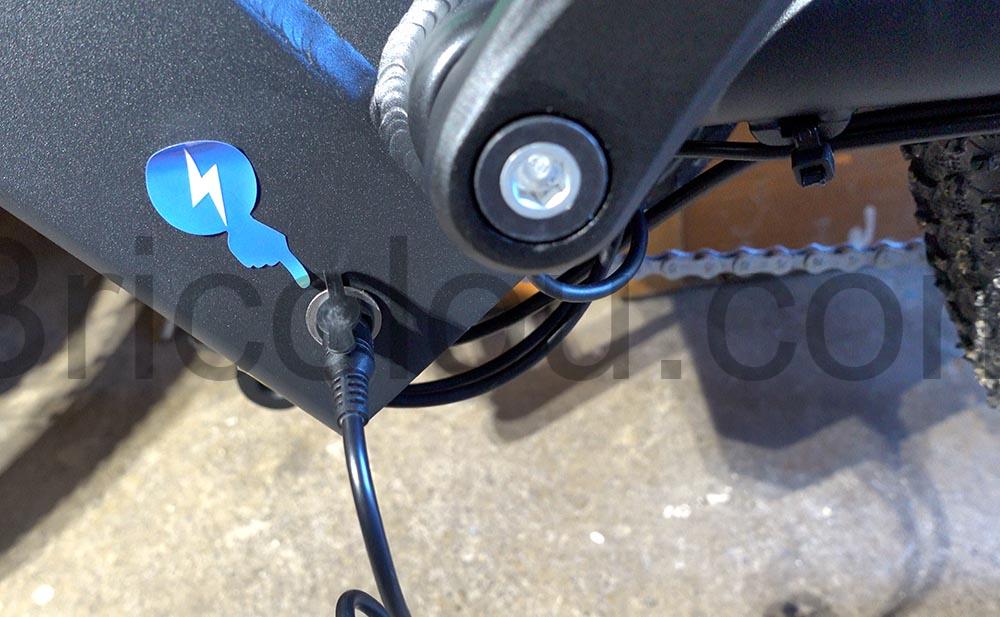 HITWAY Velo Assistance electrique 36V 11.2Ah 250W Shimano 21 Vitesses 26 pouces chargeur HITWAY Vélo Assistance électrique 36V 11.2Ah 250W Shimano 21 Vitesses 26 pouces chargeur