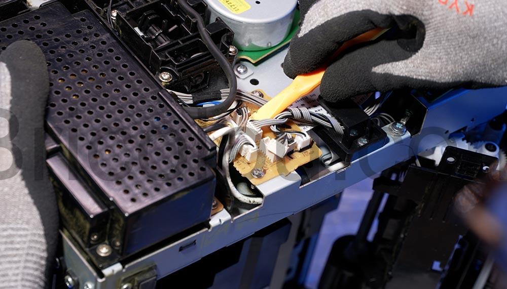 Comment reparer imprimante laser qui ne prend plus les feuilles Samsung CLP 365w connecteur Comment réparer imprimante laser qui ne prend plus les feuilles (Samsung CLP-365w) connecteur