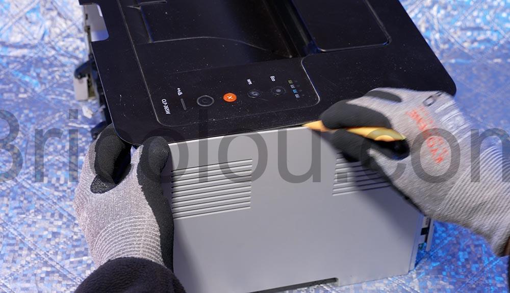 Comment reparer imprimante laser qui ne prend plus les feuilles Samsung CLP 365w couvercle Comment réparer imprimante laser qui ne prend plus les feuilles (Samsung CLP-365w) couvercle