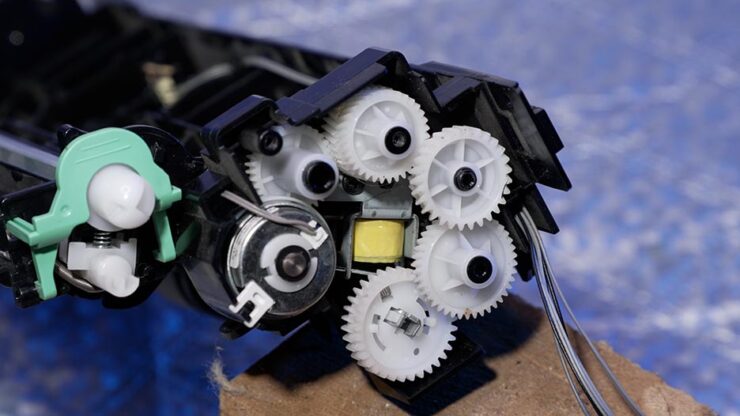 Comment reparer imprimante laser qui ne prend plus les feuilles Samsung CLP 365w jaune Comment réparer imprimante laser qui ne prend plus les feuilles (Samsung CLP-365w) jaune