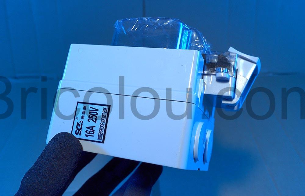 Prise exterieure IP66 kit PnP solaire branchement pluie encombrement Prise éxtérieure IP66 kit PnP solaire branchement pluie encombrement