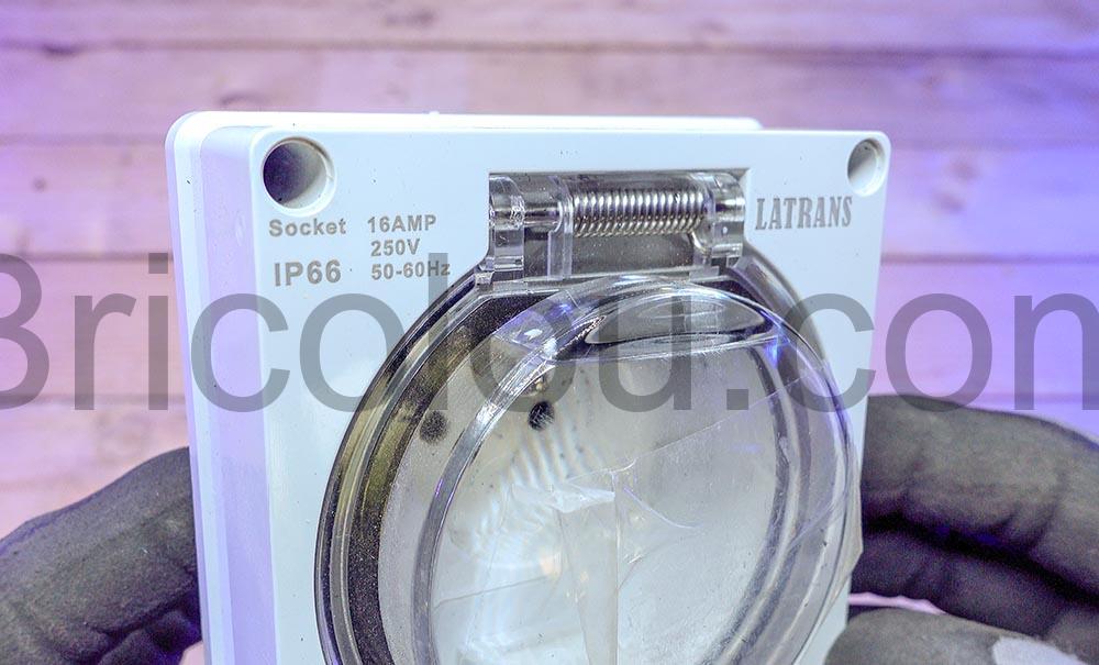 Prise exterieure murale Latrans 16A etanche IP66 plexy ronde ampere Prise extérieure murale Latrans 16A étanche IP66 plexy ronde ampere