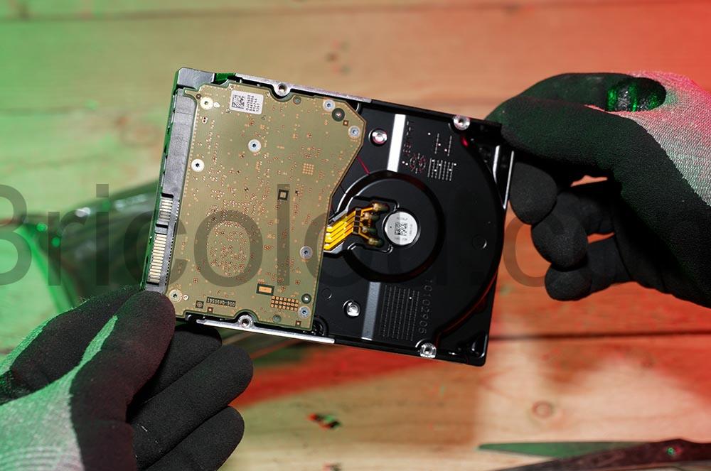 WD HGST Ultrastar He10 Disque dur interne 10 To HUH721010ALE601 reconditionne dessous WD HGST Ultrastar He10 Disque dur interne 10 To HUH721010ALE601 reconditionné dessous