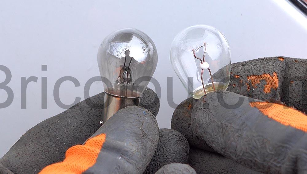 Dacia Osram 21W changer ampoule Lodgy feu de jour ancienne Dacia Osram 21W changer ampoule Lodgy feu de jour ancienne