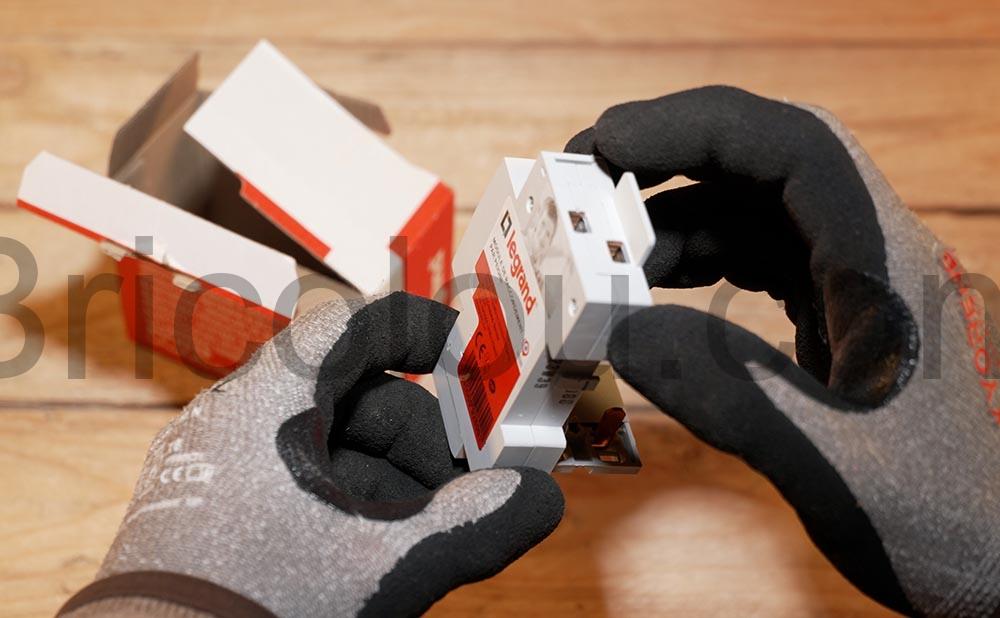 Legrand Kit de raccordement direct disjoncteur interrupteur differentiel 928 00 63A conatcts Legrand Kit de raccordement direct disjoncteur interrupteur différentiel 928 00 63A conatcts