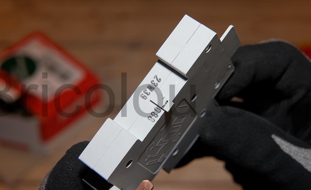 Legrand Kit de raccordement direct disjoncteur interrupteur differentiel 928 00 DIN Legrand Kit de raccordement direct disjoncteur interrupteur différentiel 928 00 DIN