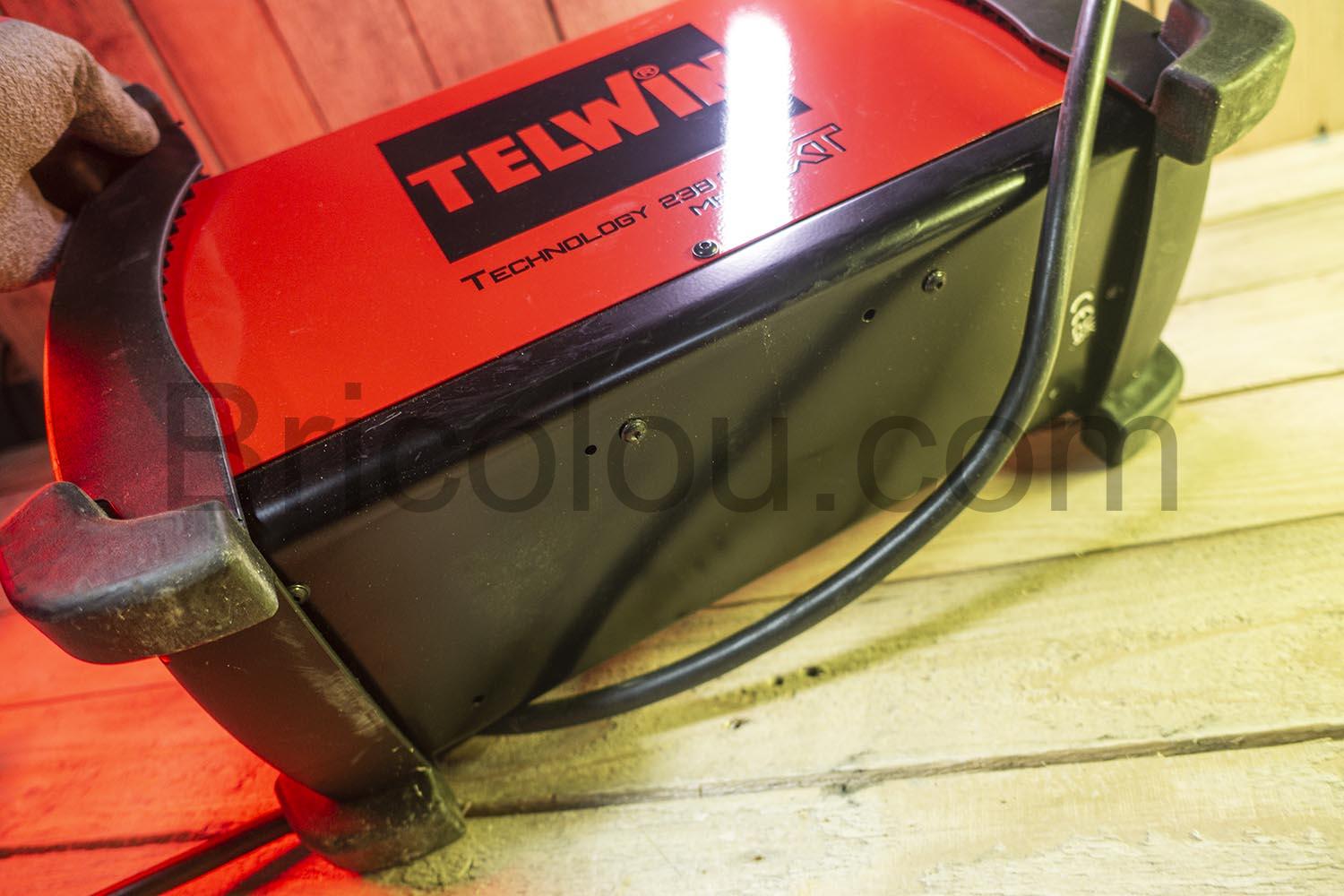 Telwin TECHNOLOGY 238 CEMPGE XT 230V poste souder MMA TIG dessous Telwin TECHNOLOGY 238 CEMPGE XT 230V poste souder MMA TIG dessous