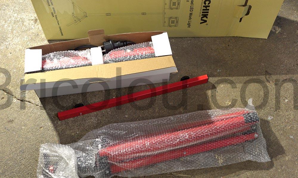 Projecteur LED chantier sur Trepieds 2 x 60W HYCHIKA contenu Projecteur LED chantier sur Trépieds 2 x 60W HYCHIKA contenu