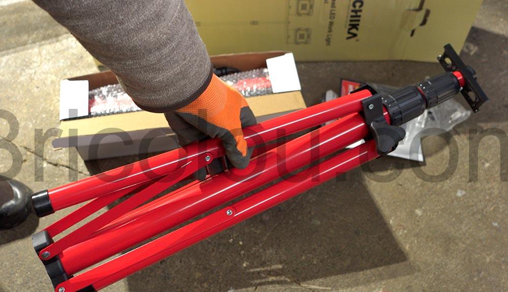 Projecteur LED chantier sur Trepieds 2 x 60W HYCHIKA plie Projecteur LED chantier sur Trépieds 2 x 60W HYCHIKA plié