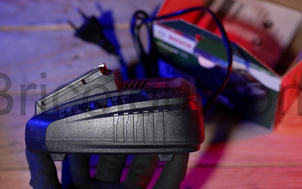 Bosch Home and Garden Chargeur rapide 1418V AL 1830 CV cote Bosch Home and Garden Chargeur rapide 1418V AL 1830 CV coté