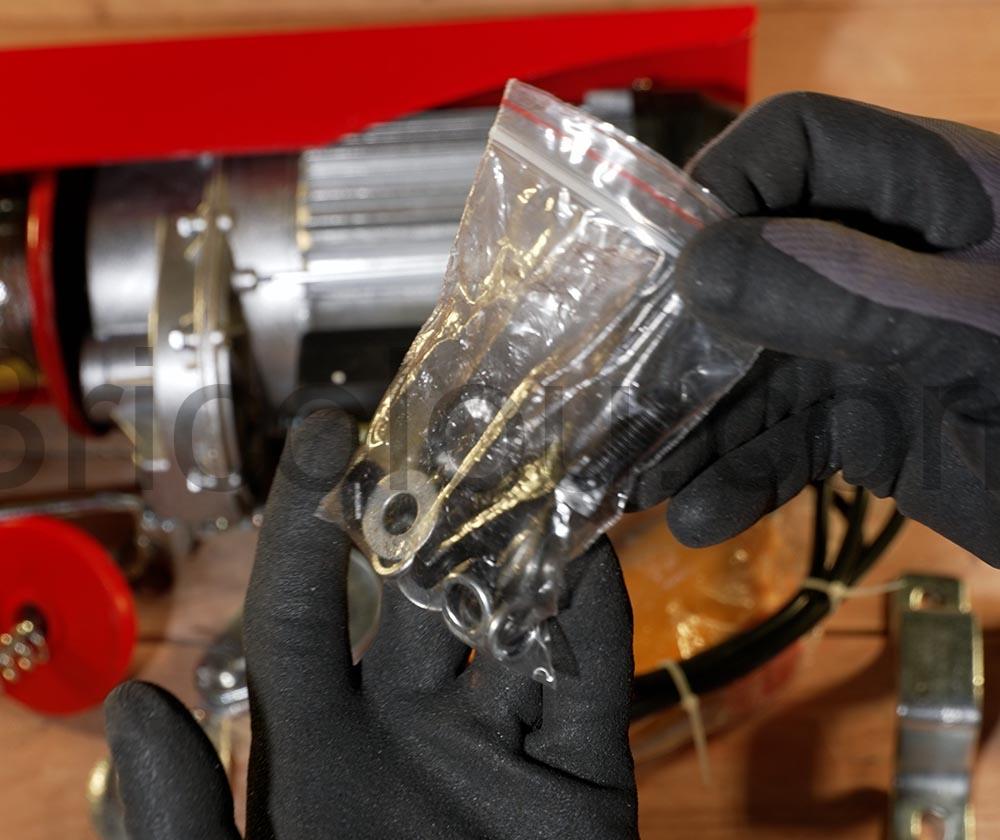 Teeno Palan Treuil electrique 1200W Teeno Palan Treuil électrique 1200W fixation