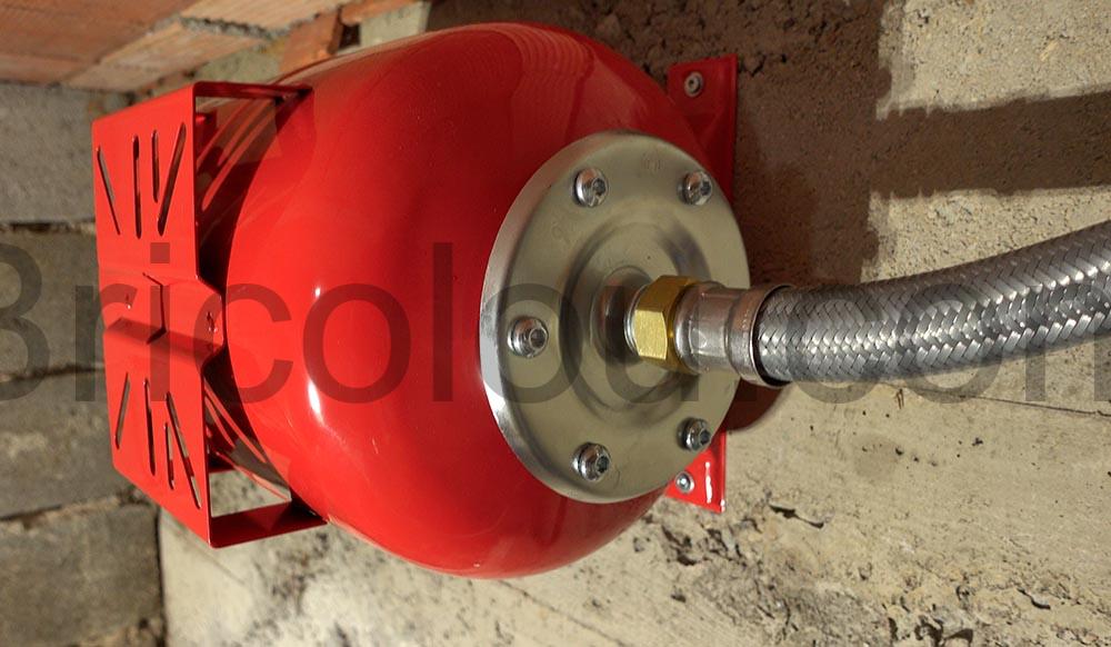 WilTec 24 Litres vase ballon dexpansion pour pompe 1 pouce WilTec 24 Litres vase ballon d'expansion pour pompe 1 pouce