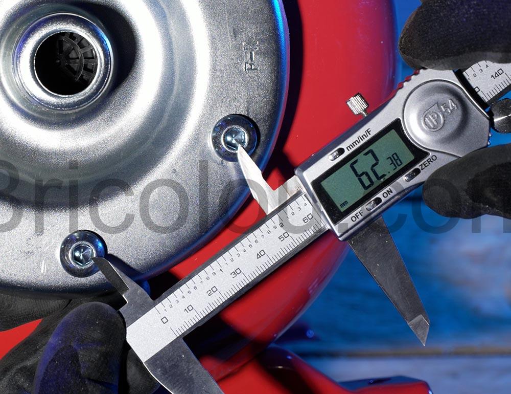 WilTec 24 Litres vase ballon dexpansion pour pompe WilTec 24 Litres vase ballon d'expansion pour pompe entraxe