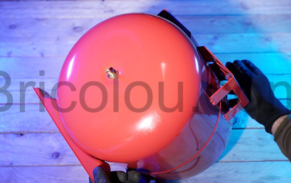 WilTec 24 Litres vase ballon dexpansion pour pompe gonflage WilTec 24 Litres vase ballon d'expansion pour pompe gonflage