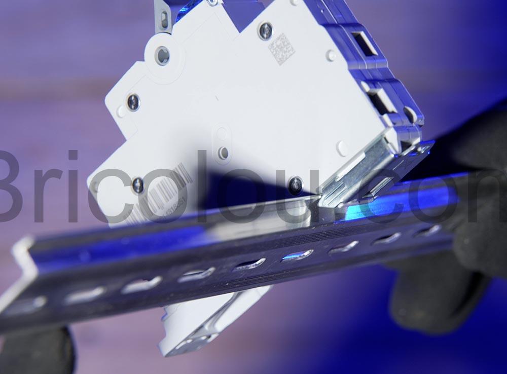 Hager Disjoncteur 16a 3ka courbe c MFN716 accroche Hager Disjoncteur 16a 3ka courbe c MFN716 accroche