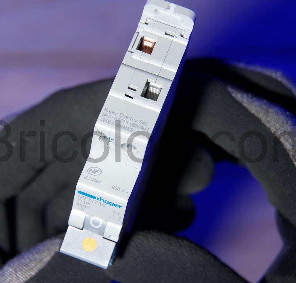 Hager Disjoncteur 16a 3ka courbe c MFN716 entree Hager Disjoncteur 16a 3ka courbe c MFN716 entrée