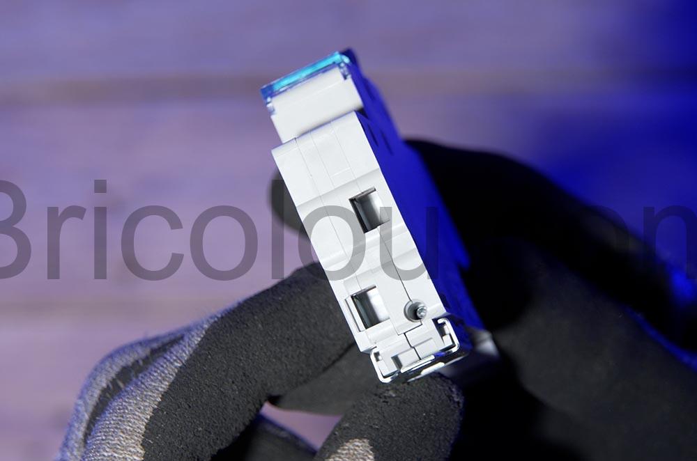 Hager Disjoncteur 16a 3ka courbe c MFN716 sortie Hager Disjoncteur 16a 3ka courbe c MFN716 sortie