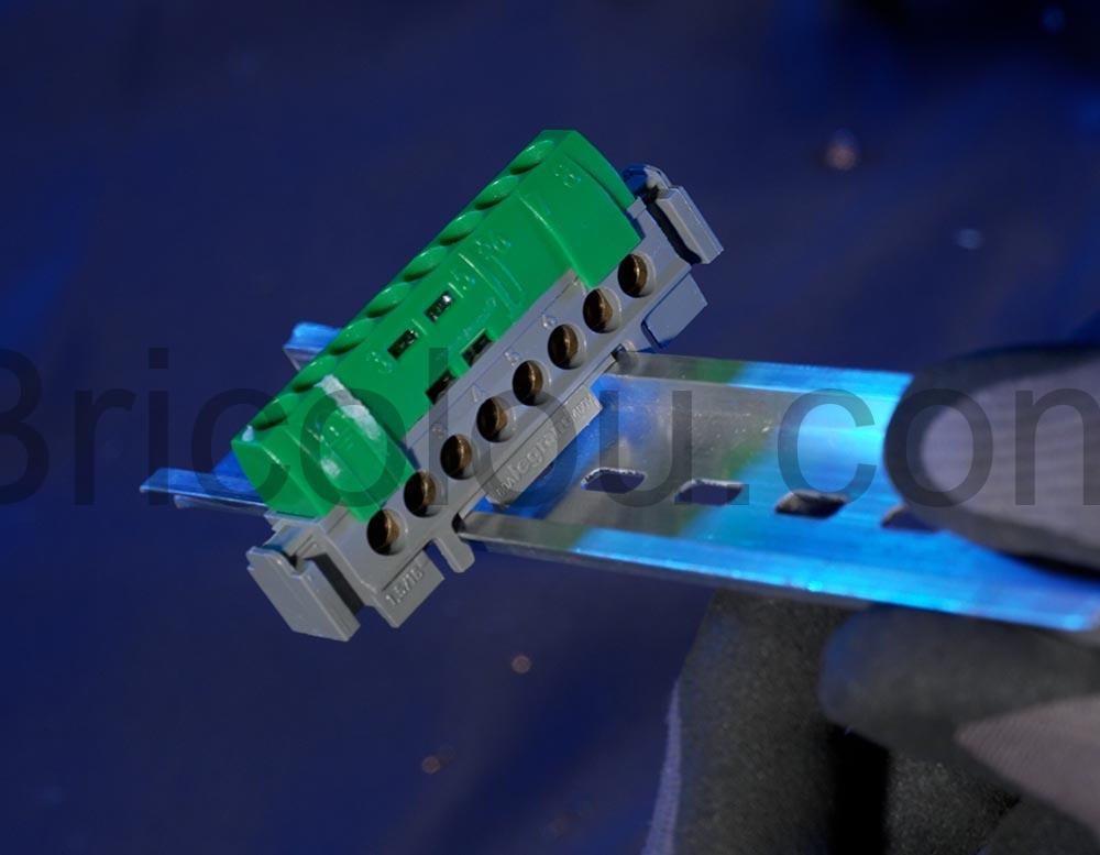 Legrand bornier terre cosse DIN 004832 16mm² rail DIN vis Legrand bornier terre cosse DIN 004832 16mm² rail DIN vis