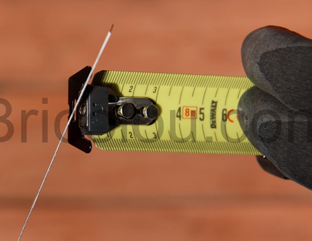 DEWALT metre chantier Tough Tape 8m DWHT36928 0 embout aimante DEWALT metre chantier Tough Tape 8m DWHT36928-0 embout aimanté