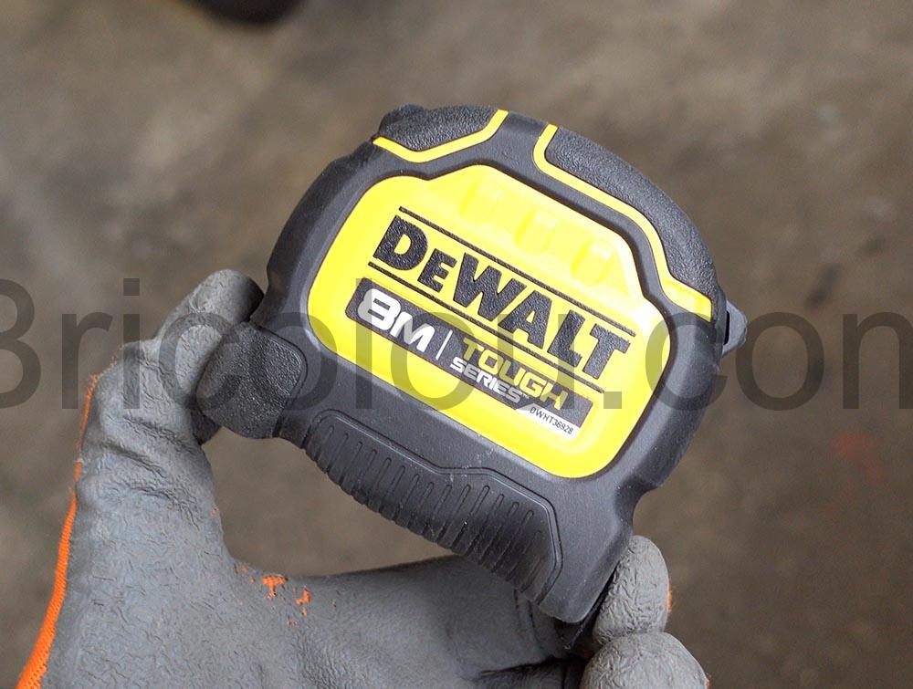 DEWALT metre chantier Tough Tape 8m DWHT36928 0 protection DEWALT metre chantier Tough Tape 8m DWHT36928-0 protection