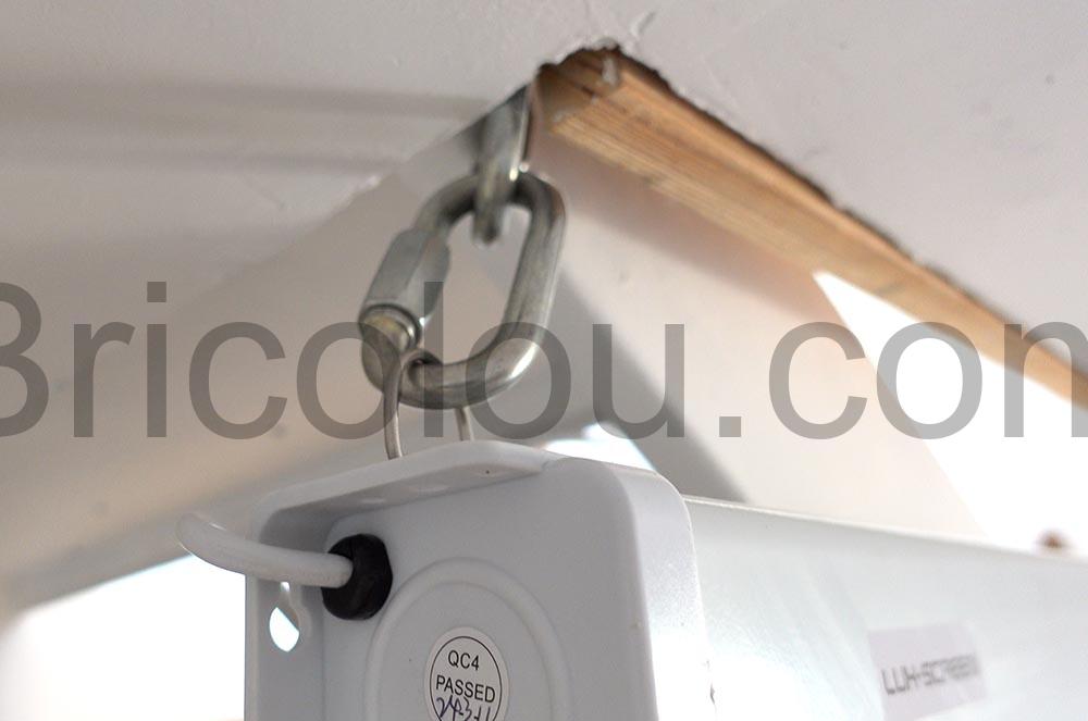 LuxScreen Ecran de Projection motorise 120 pouces double telecommandes silencieux accroche LuxScreen Écran de Projection motorisé 120 pouces double télecommandes silencieux accroche