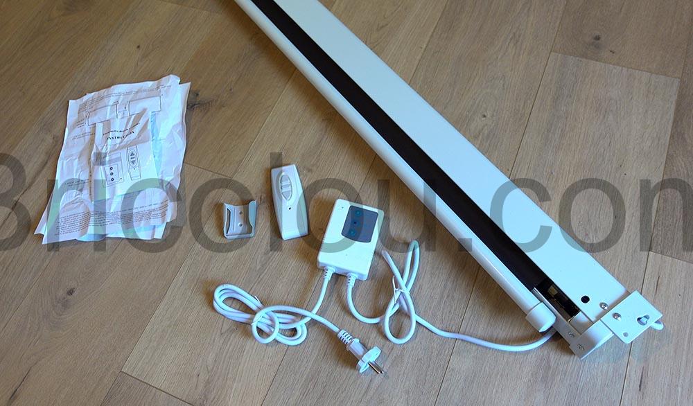 LuxScreen Ecran de Projection motorise 120 pouces double telecommandes silencieux contenu LuxScreen Écran de Projection motorisé 120 pouces double télécommandes silencieux contenu