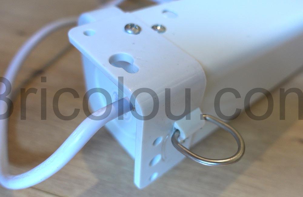 LuxScreen Ecran de Projection motorise 120 pouces double telecommandes silencieux LuxScreen Écran de Projection motorisé 120 pouces double télecommandes silencieux fixation