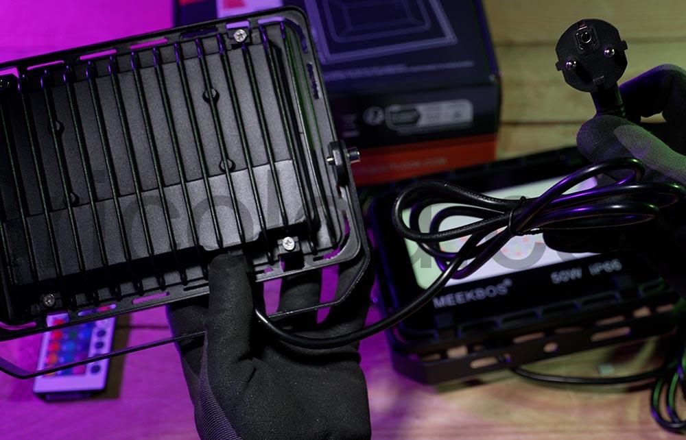 MEEKBOS Projecteur LED RGB 50W Couleur Exterieur IP66 Etanche prise MEEKBOS Projecteur LED RGB 50W Couleur Extérieur IP66 Étanche prise