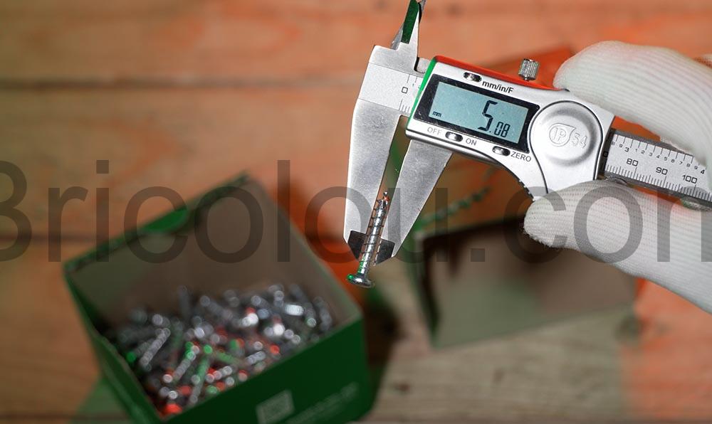 SPAX Vis universelle 50 x 30 mm T STAR plus WIROX A9J SPAX Vis universelle 5,0 x 30 mm T-STAR plus WIROX A9J