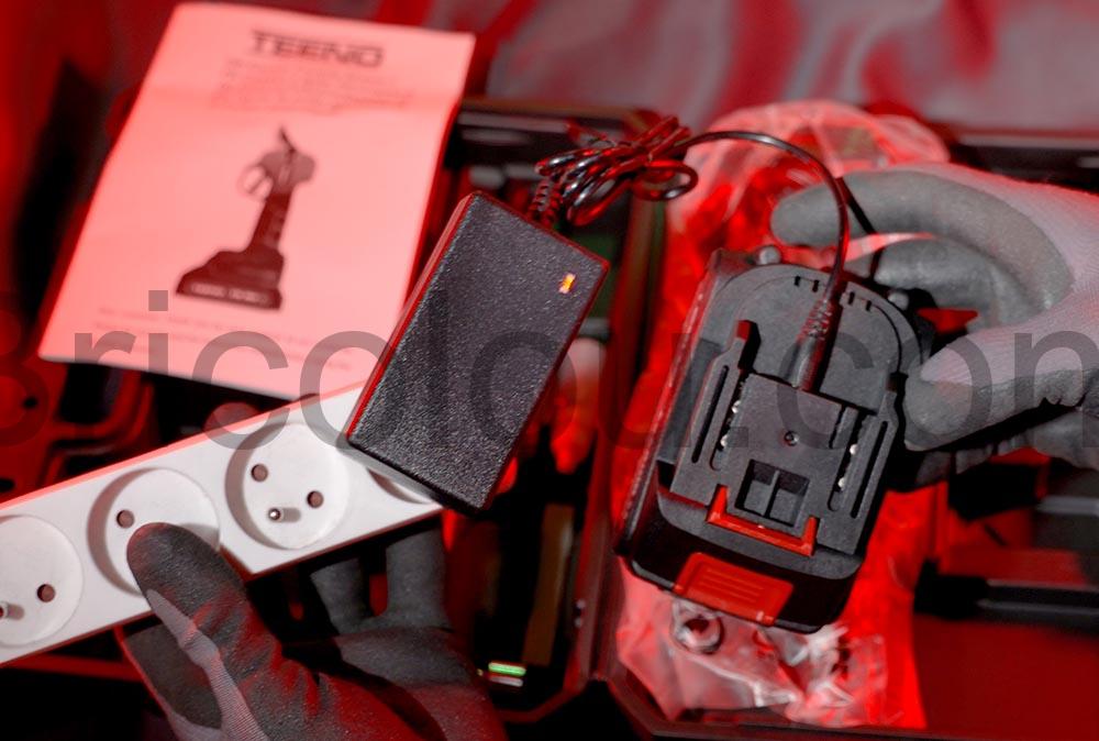 TEENO Secateur Electrique Sans Fil CD601 charge TEENO Sécateur Électrique Sans Fil CD601 charge