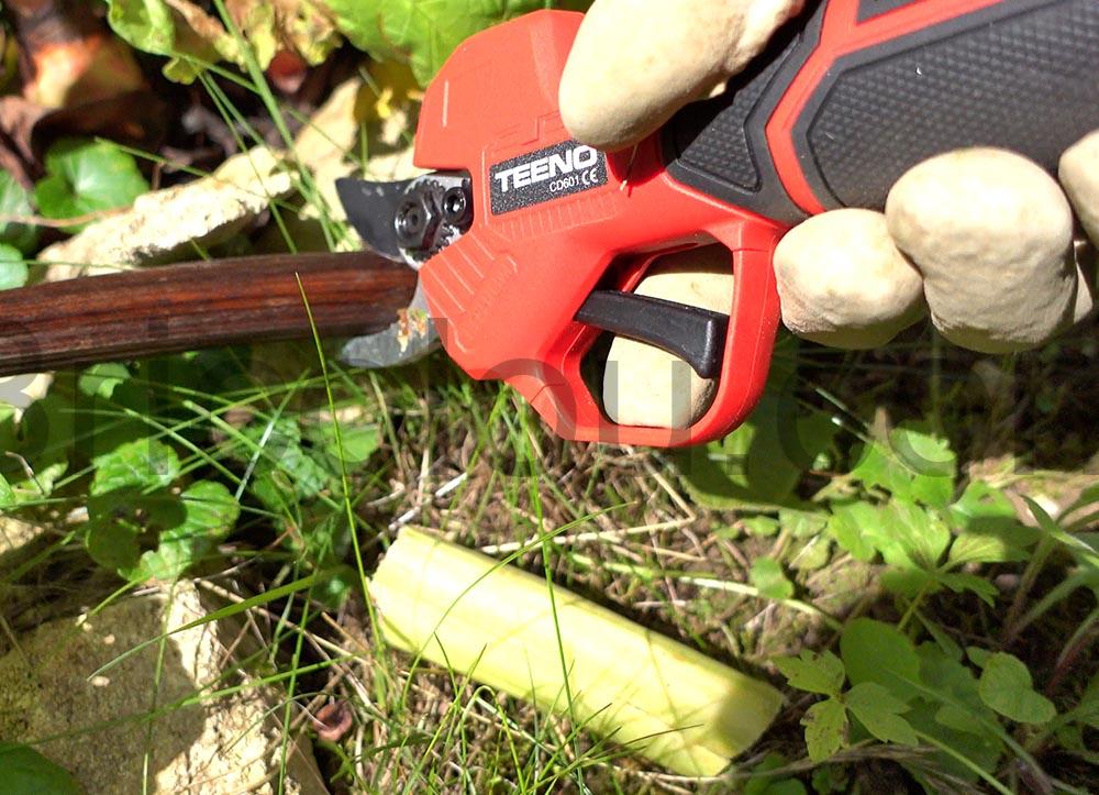 TEENO Secateur Electrique Sans Fil CD601 large TEENO Sécateur Électrique Sans Fil CD601 large