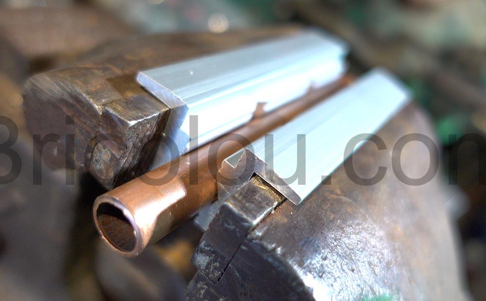 Machoires de protection pour etau GSR Mors Aluminium prisme aimantees pour tubes 12 mm Mâchoires de protection pour étau GSR Mors Aluminium prisme aimantées pour tubes 12 mm