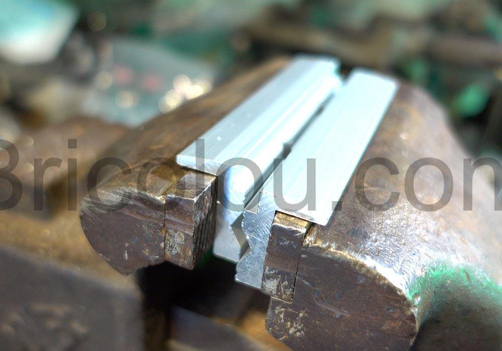 Machoires de protection pour etau GSR Mors Aluminium prisme aimantees pour tubes acier Mâchoires de protection pour étau GSR Mors Aluminium prisme aimantées pour tubes acier