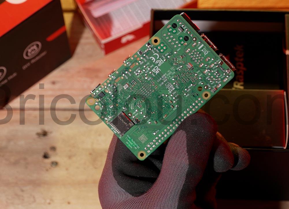 iRasptek Raspberry Pi 5 8 Go 64Go Raspberry Pi OS preinstalle dos iRasptek Raspberry Pi 5 8 Go 64Go Raspberry Pi OS préinstallé dos