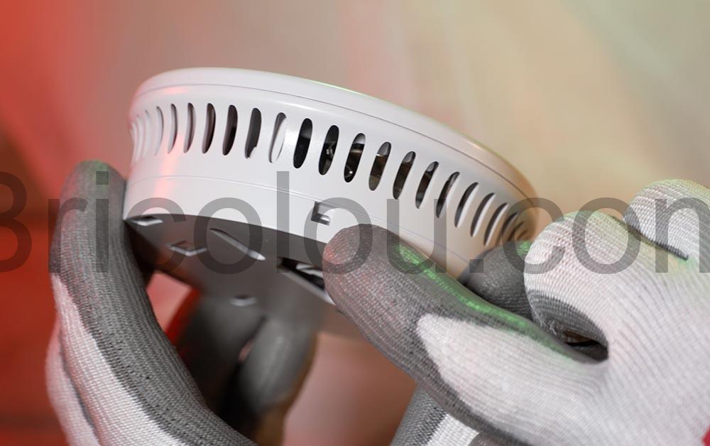 Abus Detecteur de fumee RWM90 Batterie remplacable DIN EN14604 anti demontage Abus Détecteur de fumée RWM90 Batterie remplaçable DIN EN14604 anti démontage