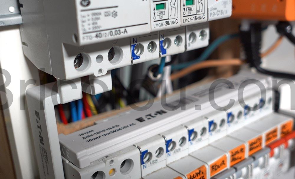 Eaton Barrette pontage disjoncteur horizontale 63A Z SV 161PN F9 FV Eaton Barrette pontage disjoncteur horizontale 63A Z-SV-161P+N-F9 F&V