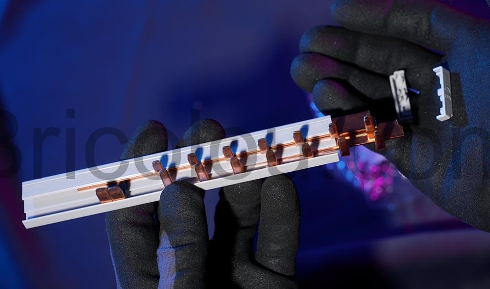 Eaton Barrette pontage disjoncteur horizontale 63A Z SV 161PN F9 decoupe Eaton Barrette pontage disjoncteur horizontale 63A Z-SV-161P+N-F9 découpe