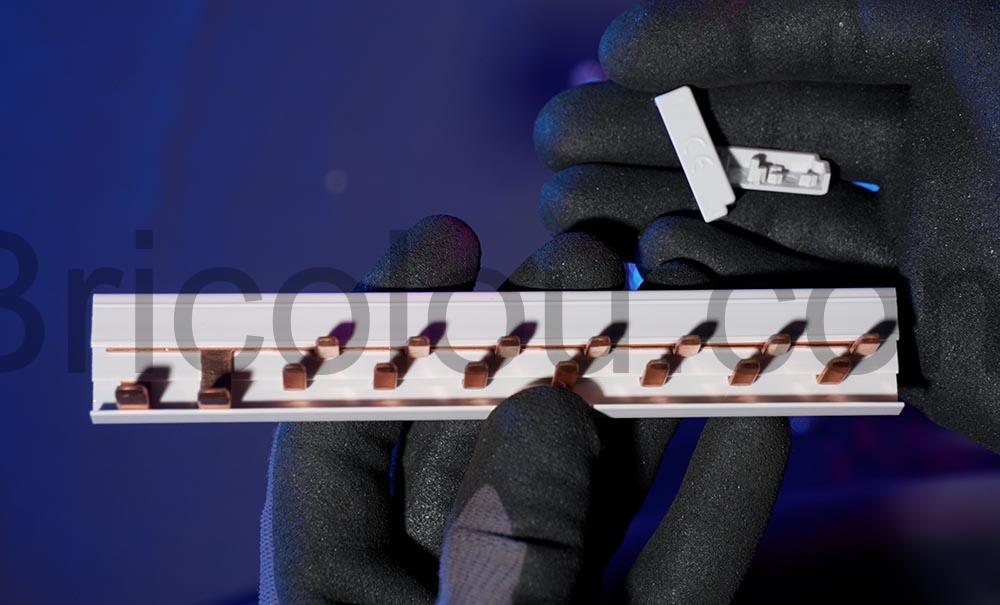 Eaton Barrette pontage disjoncteur horizontale 63A Z SV 161PN F9 dessous Eaton Barrette pontage disjoncteur horizontale 63A Z-SV-161P+N-F9 dessous